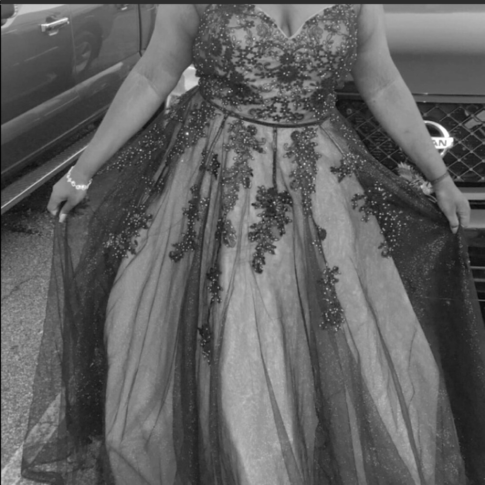 Size 24 pretty black dress only worn once